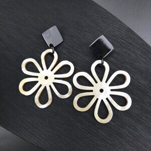 Dainty Flower Earrings🌺🌺
